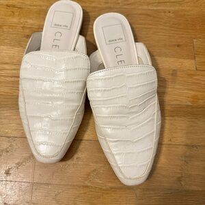 Dolce Vita Women's White Croc-Embossed Mules